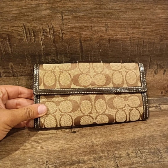 Coach Hand Pouch Used. Condition 9:10 FIX RATE NO BARGAINS!!! - Picture 4 of 8